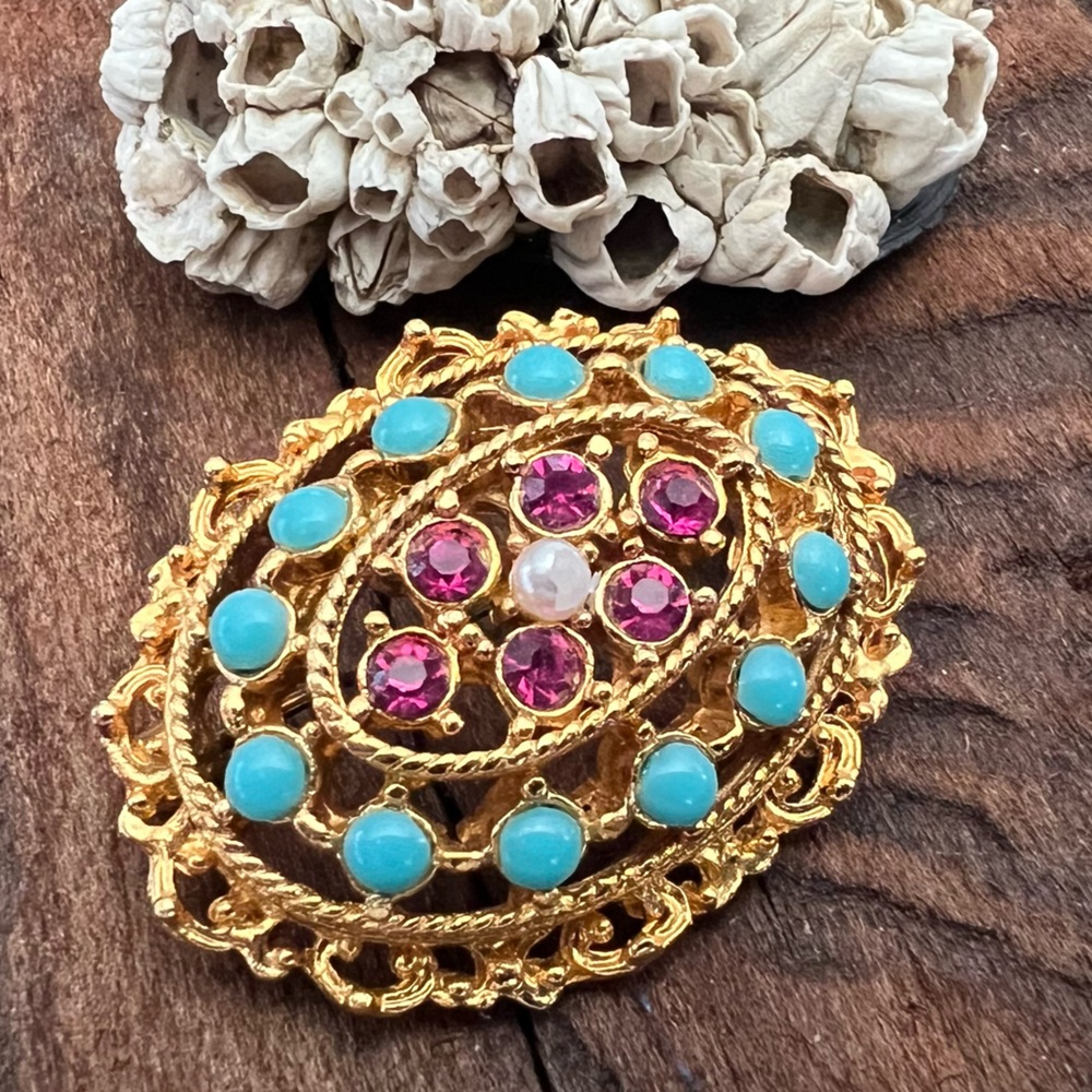 SPHINX London UK Brooch Crystals Turqoise Pearls Ruby Gold Gilded Metal